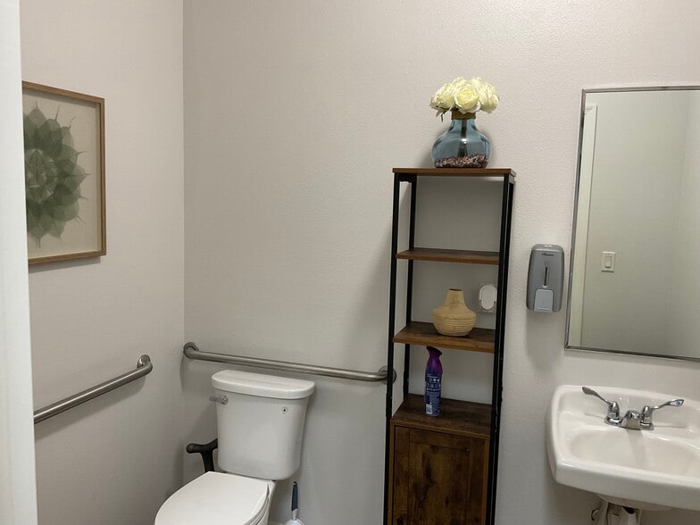 More Photos Of 29160 Chapel Park Dr, Wesley Chapel Office For Lease