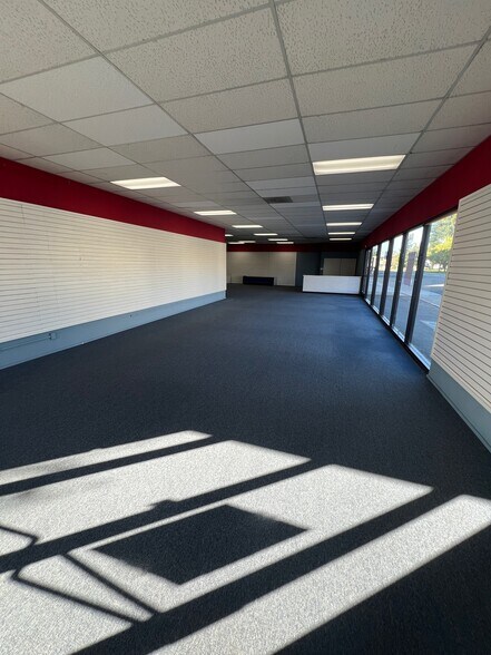 More Photos Of 900 4th St, Santa Rosa General Retail For Lease