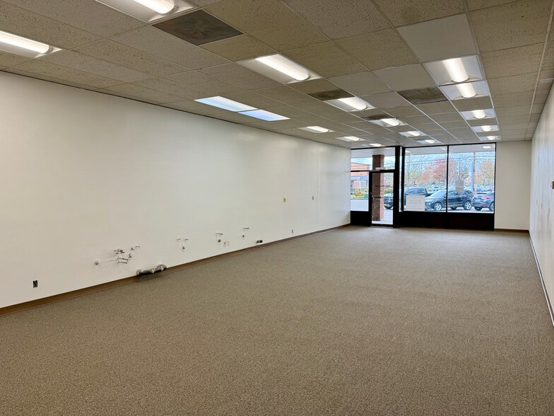 More Photos Of 919-935 NW Circle Blvd, Corvallis Storefront For Lease