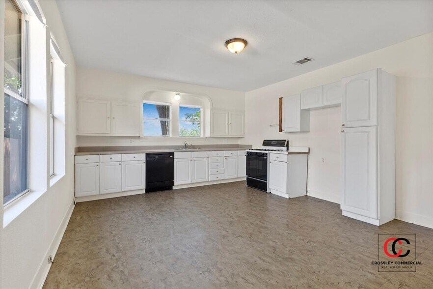More Photos Of 205 S FM 1660, Hutto Office Residential For Sale