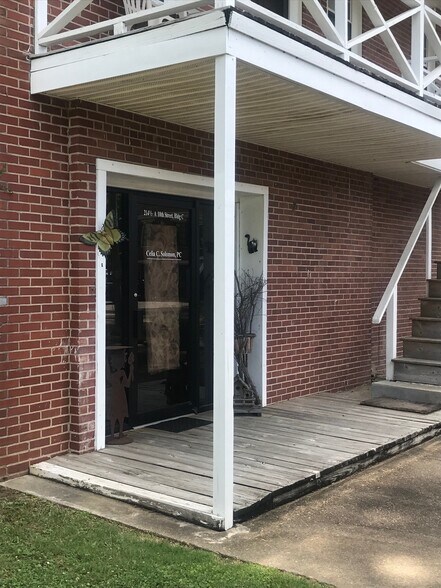 Primary Photo Of 214 1/2 10th St, Columbus Office Residential For Lease