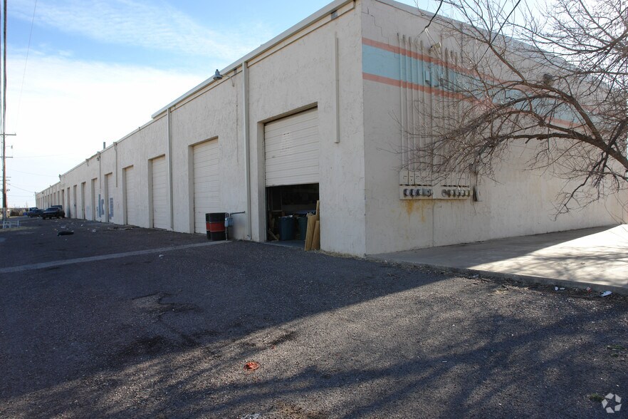 More Photos Of 200 E 37th St, Odessa Warehouse For Lease