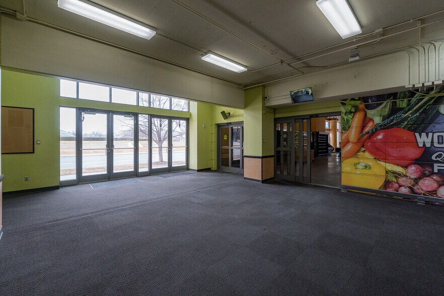 More Photos Of 3253 Dodge St, Omaha Hotel For Sale
