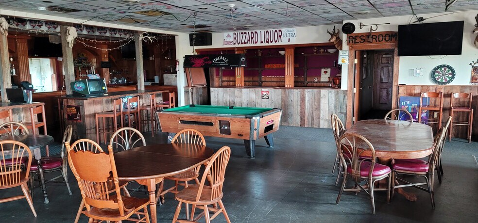 More Photos Of 2000 Hwy 130, Saratoga General Retail For Sale