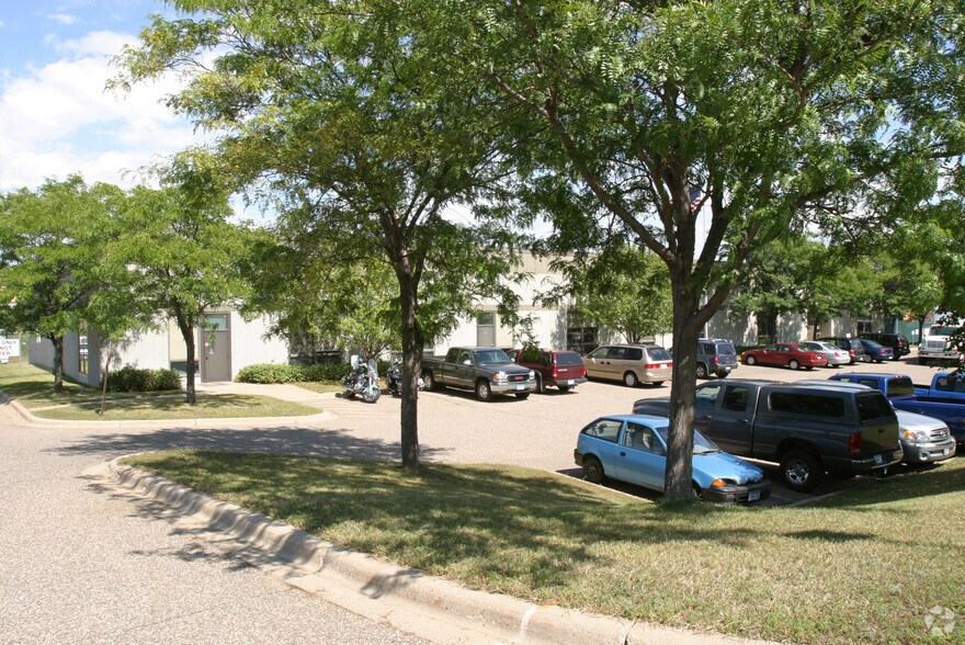 More Photos Of 5 Empire Dr, Saint Paul Flex For Sale