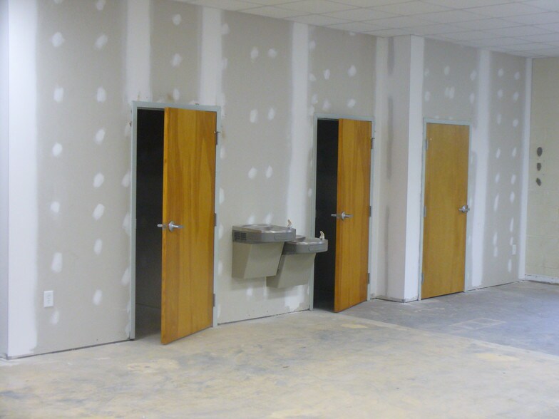 More Photos Of 1702 Owen Dr, Fayetteville Unknown For Lease