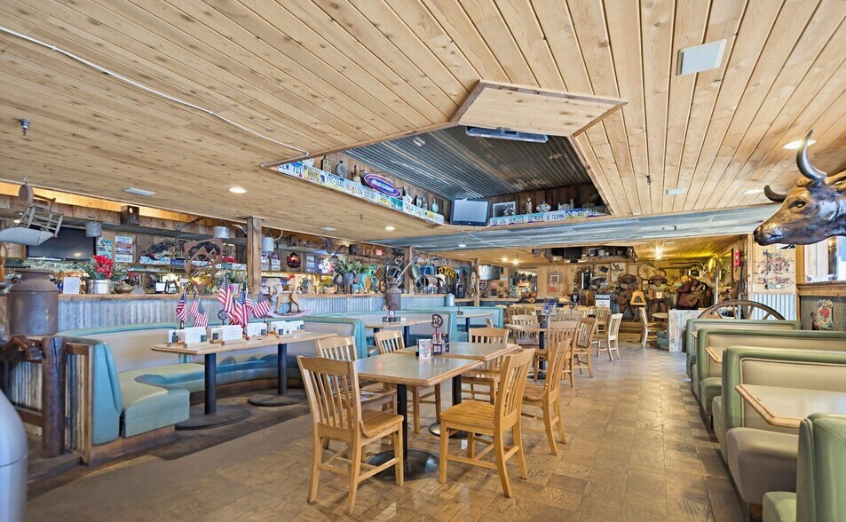 More Photos Of 4501 London Bridge Rd, Lake Havasu City Restaurant For Sale