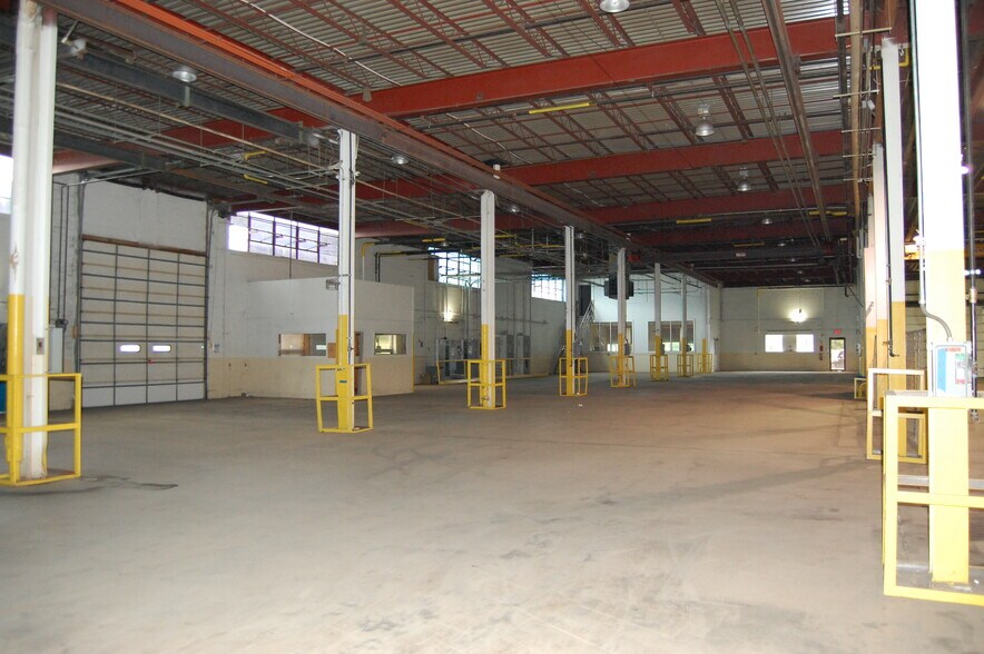 More Photos Of 2636 S Work St, Falconer Manufacturing For Lease
