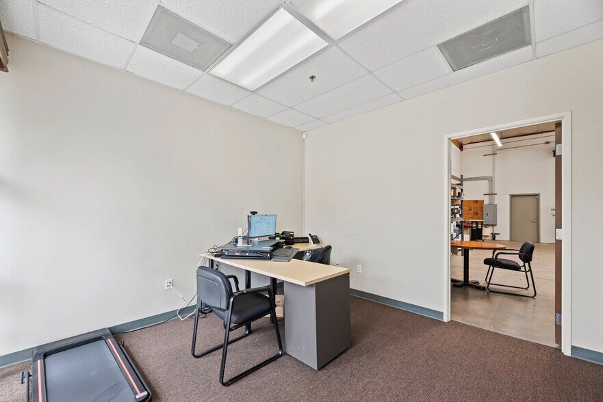 More Photos Of 2101 S Rose Ave, Oxnard Warehouse For Sale