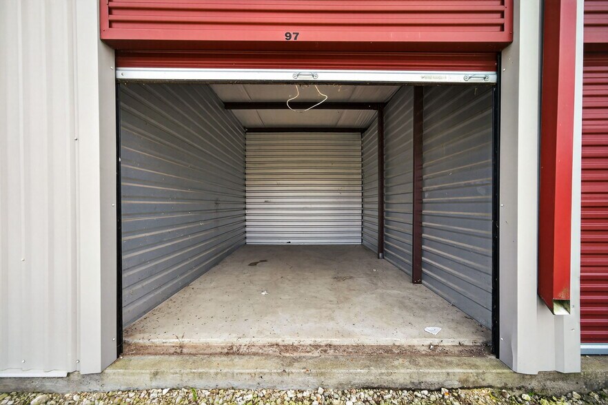 More Photos Of 608 Bayou st, Refugio Self Storage For Sale