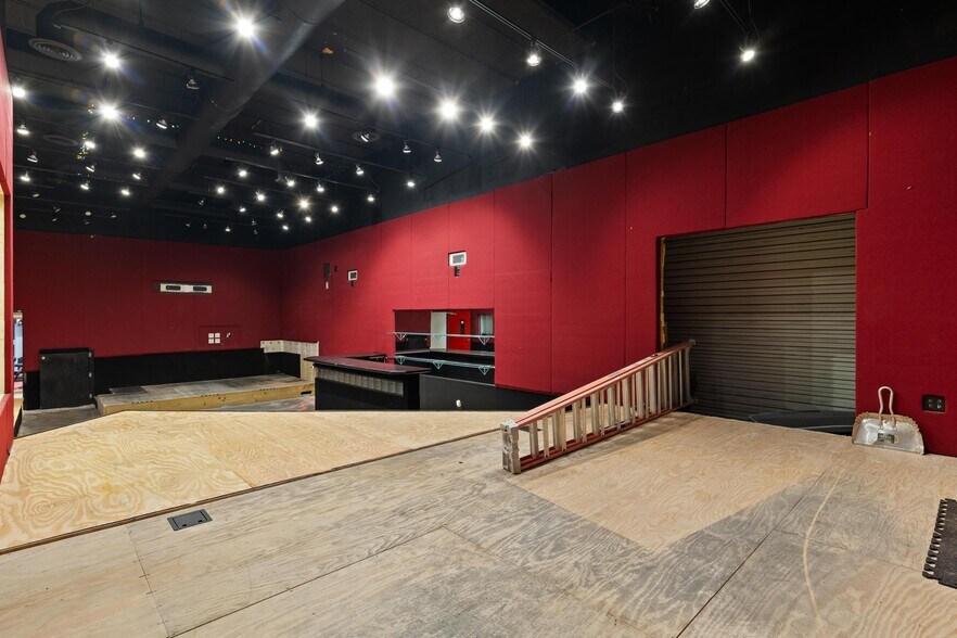 More Photos Of 5021 W Nassau St, Tampa Manufacturing For Lease