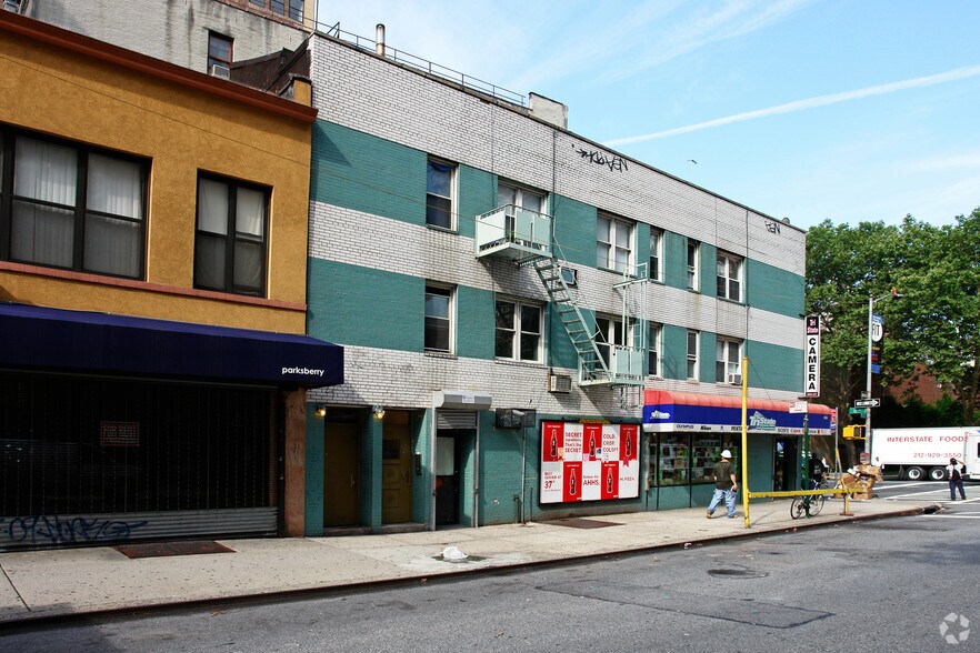 More Photos Of 336-338 Eighth Ave, New York Storefront Retail Residential For Lease