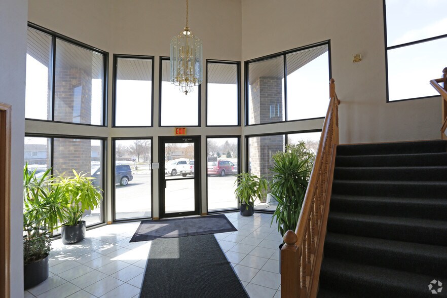 More Photos Of 2800 Freeway Blvd, Brooklyn Center Office For Lease