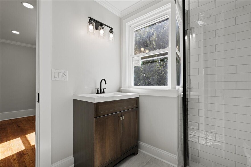 More Photos Of 910 W Evans St, Florence Office For Sale