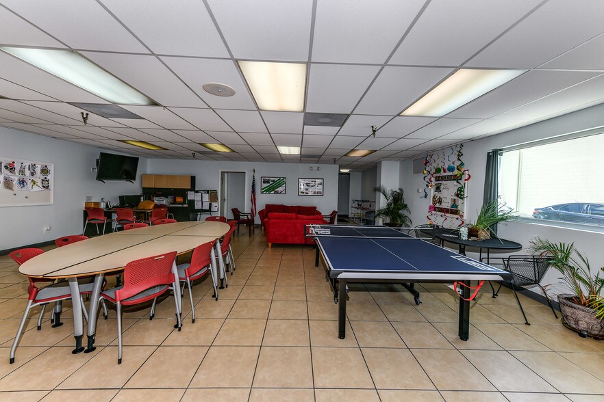 More Photos Of 2313 W Violet, Tampa Medical For Lease