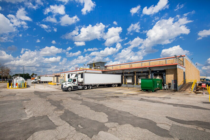 More Photos Of 2292 W Sand Lake Rd, Orlando Refrigeration Cold Storage For Lease