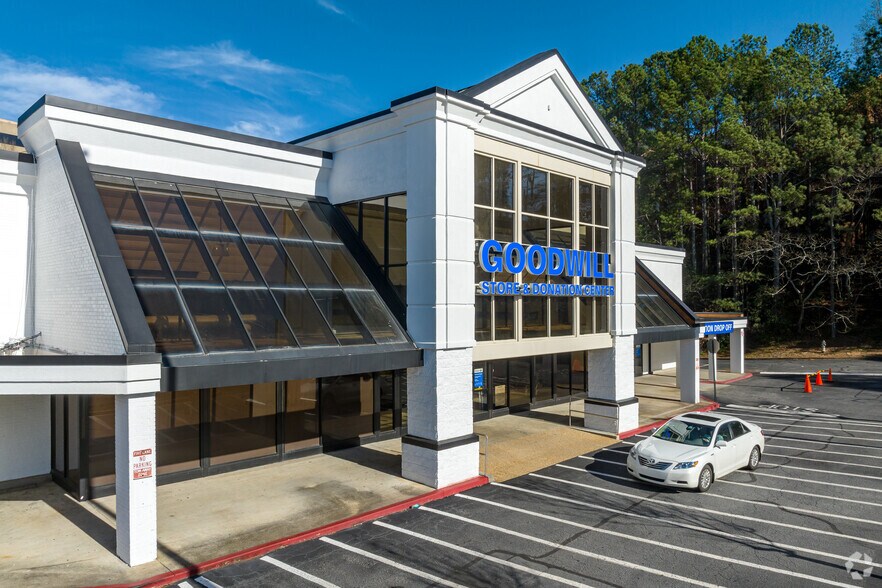 More Photos Of 8329-8371 Roswell Rd NE, Atlanta Unknown For Lease