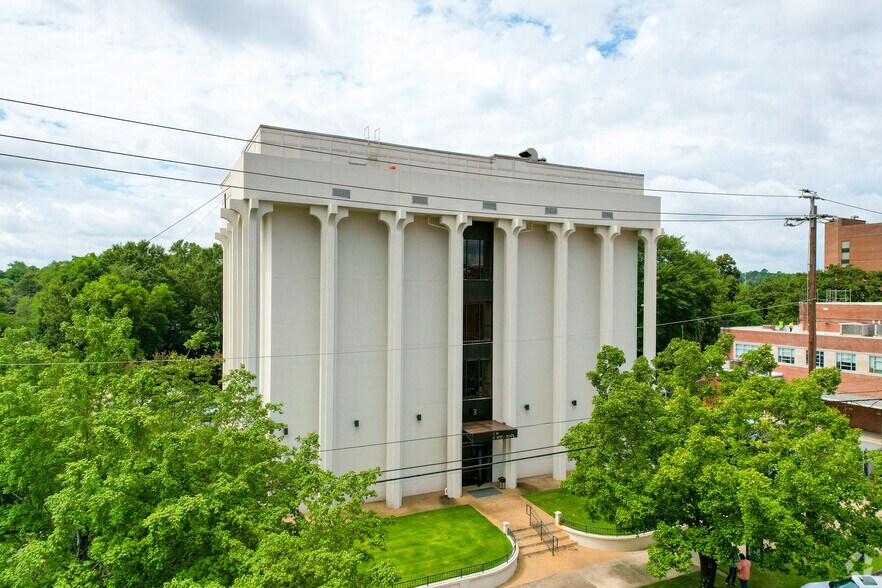 More Photos Of 18 9th St, Columbus Office For Lease