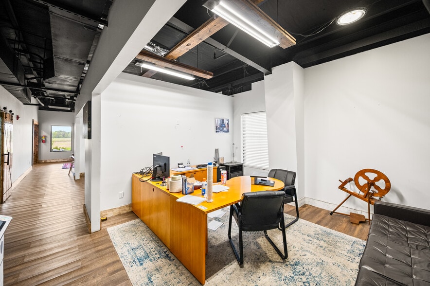 More Photos Of 1 King Timahoe Dr, Vidalia Industrial For Sale