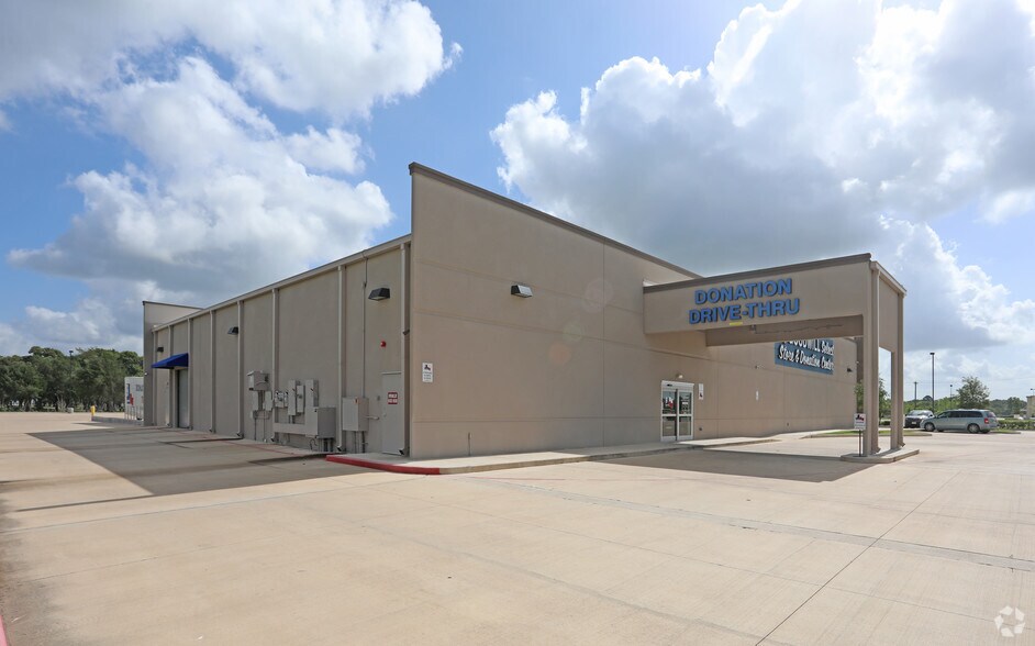 More Photos Of 253 Bypass 35 N, Alvin Unknown For Lease