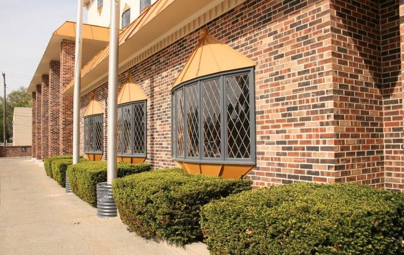 More Photos Of 6301 Rockhill Rd, Kansas City Office For Lease