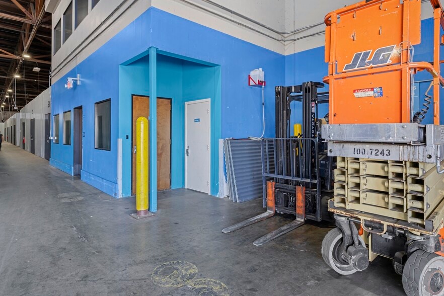 More Photos Of 205 E Alma Ave, San Jose Warehouse For Lease