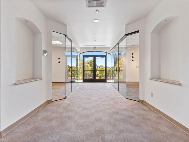 More Photos Of 10275 N De Anza Blvd, Cupertino Medical For Lease