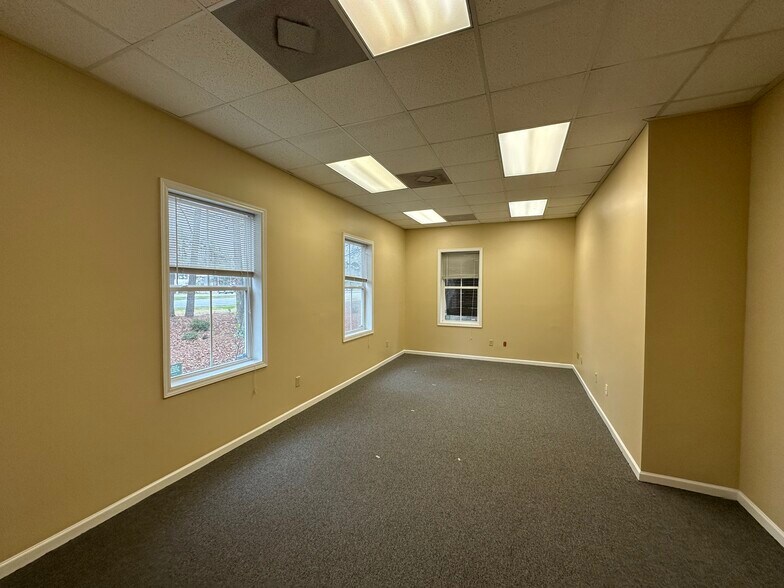 More Photos Of 5401 Netherby Rd, North Charleston Medical For Sale