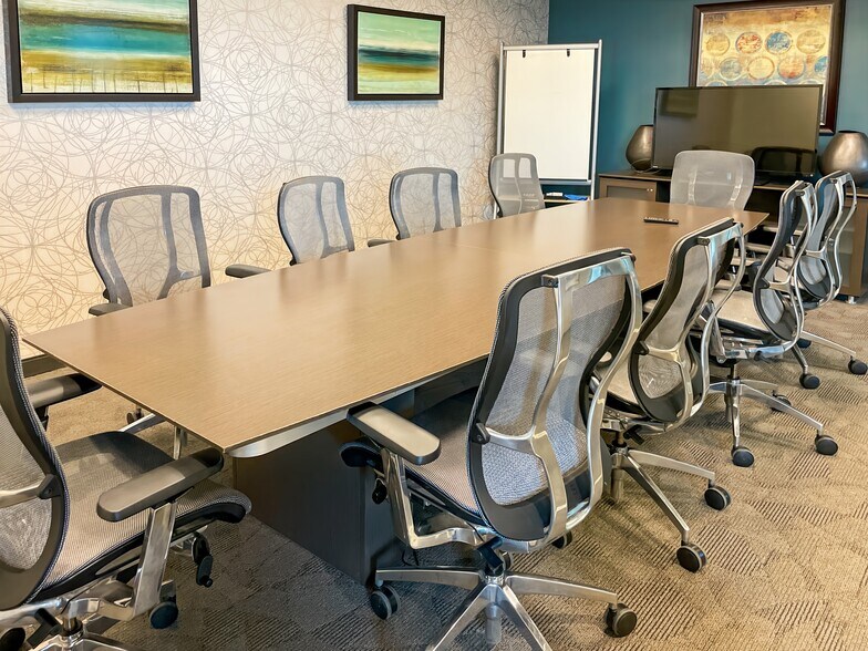 More Photos Of 2355 Highway 36 W, Roseville Coworking Space