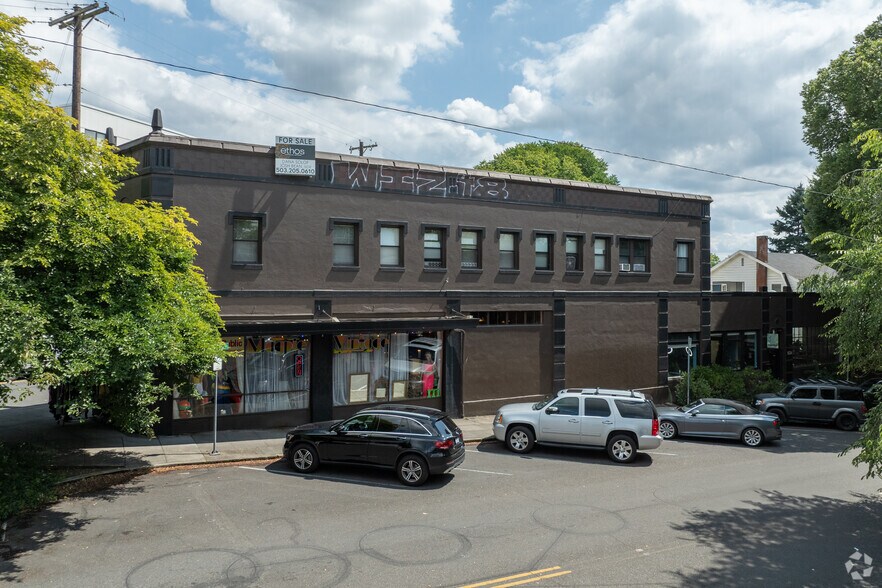 More Photos Of 1960 SE Hawthorne Blvd, Portland Apartments For Sale