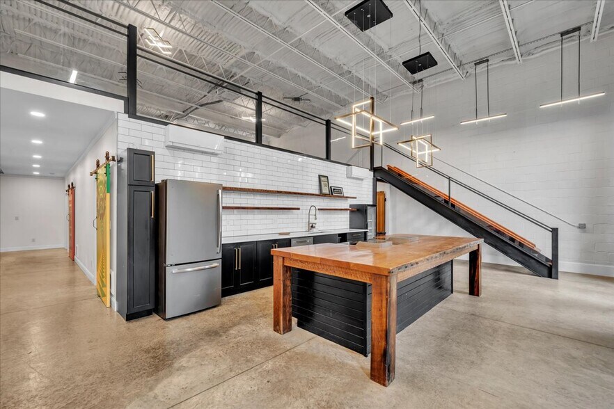More Photos Of 519 Plum St, Macon-Bibb General Retail For Sale