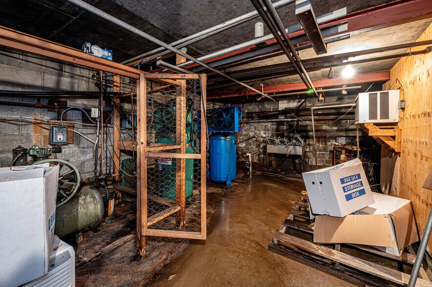 More Photos Of 508 New Alexandria Rd, Greensburg General Retail For Sale