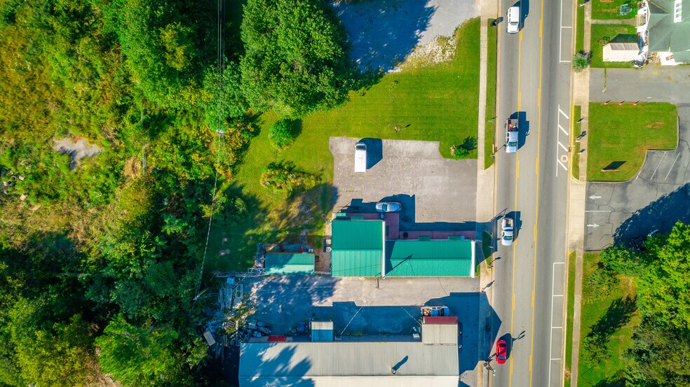 More Photos Of 15781 Rankin Ave, Dunlap Freestanding For Sale