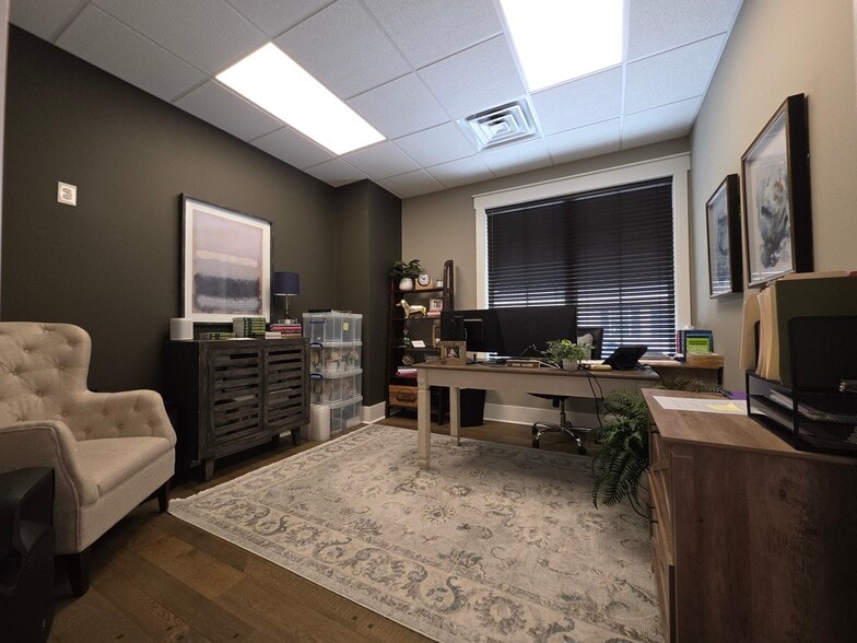 More Photos Of 158 State St, Bluffton Storefront Retail Office For Lease