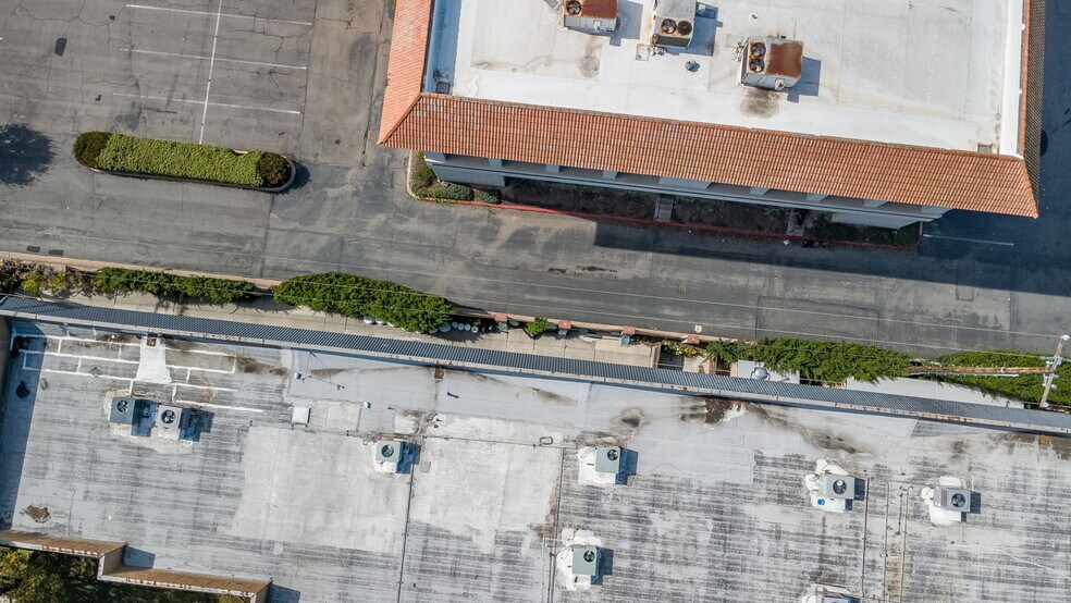 More Photos Of 550 N Golden Circle Dr, Santa Ana Office For Lease