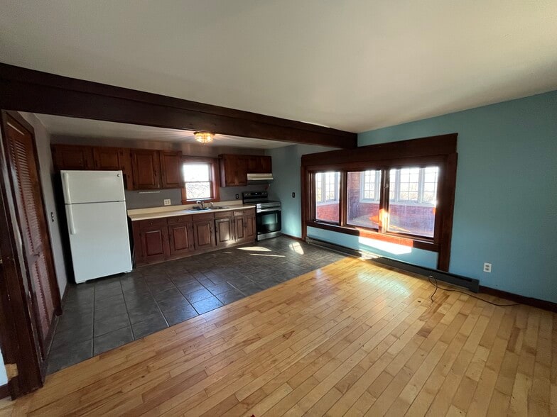 More Photos Of 156 Mount Zion Rd, Marlboro Flex For Sale