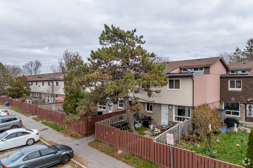 More Photos Of 100 Rideau St, Oshawa Apartments For Sale