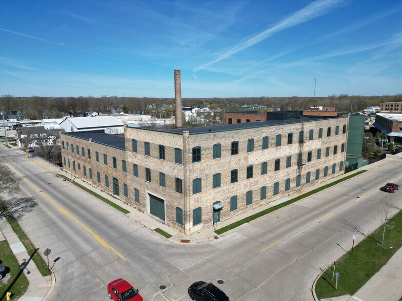 More Photos Of 42 S Brooke St, Fond Du Lac Industrial For Sale