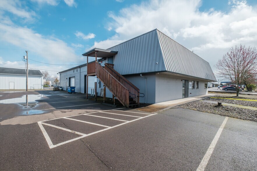 Primary Photo Of 1131 S Commercial Way SE, Albany Warehouse For Sale