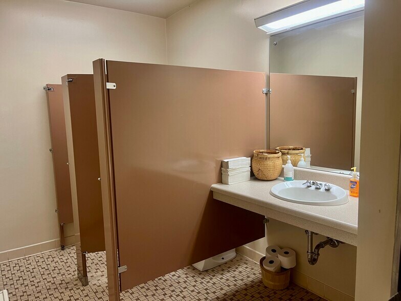 More Photos Of 2400 Sutherland Ave, Knoxville Office For Lease