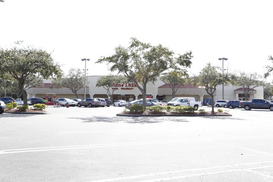 More Photos Of 1010 53rd Ave E, Bradenton Freestanding For Sale