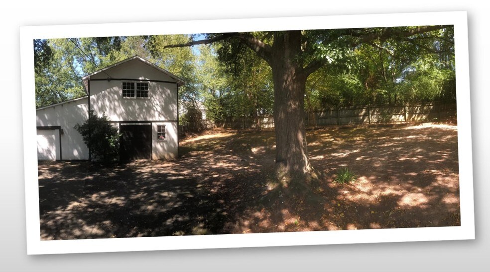 More Photos Of 103 Bowles Dr, Woodstock Office For Sale