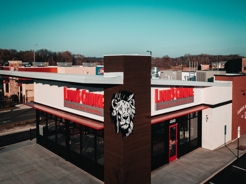 More Photos Of 10313 Metcalf Ave, Overland Park Fast Food For Sale