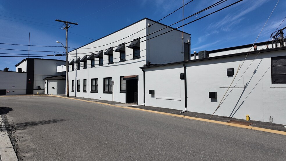 More Photos Of 3 Cass St, Keyport Warehouse For Lease