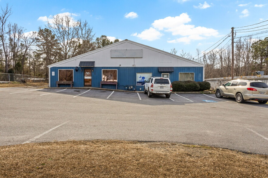 Primary Photo Of 760 E Main St, Laurens General Retail For Sale