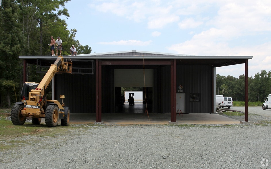 Primary Photo Of 1815 Mays Chapel Rd, Bear Creek Auto Repair For Lease