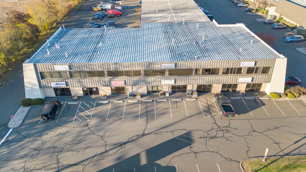 More Photos Of 540 E Main St, Branford Flex For Sale