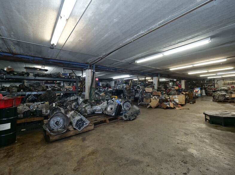 More Photos Of 5000 W Cermak Rd, Cicero Auto Repair For Sale