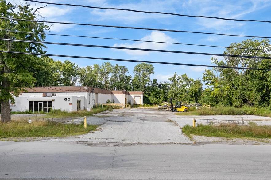 More Photos Of 60 Williams St, Grand River Warehouse For Sale