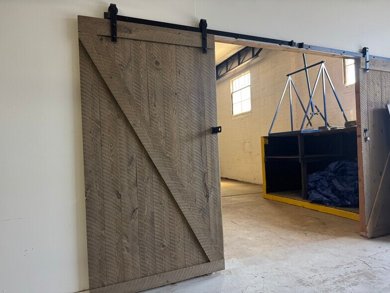 More Photos Of 2570 W 8th Ave, Denver Warehouse For Sale